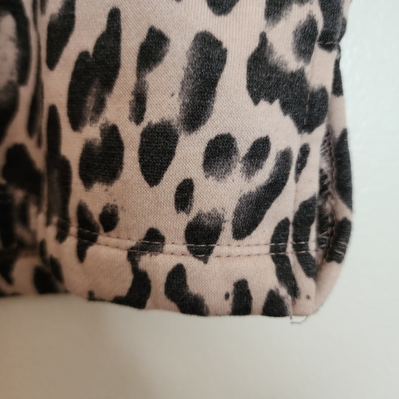 Leopard Print Mock Tutleneck Long Sweater Size Small - Picture 2 of 8